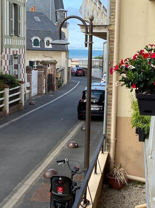 Appartamento Joli Studio Vue Mer , Plage Au Bout De La Rue ! Villers-sur-Mer Esterno foto